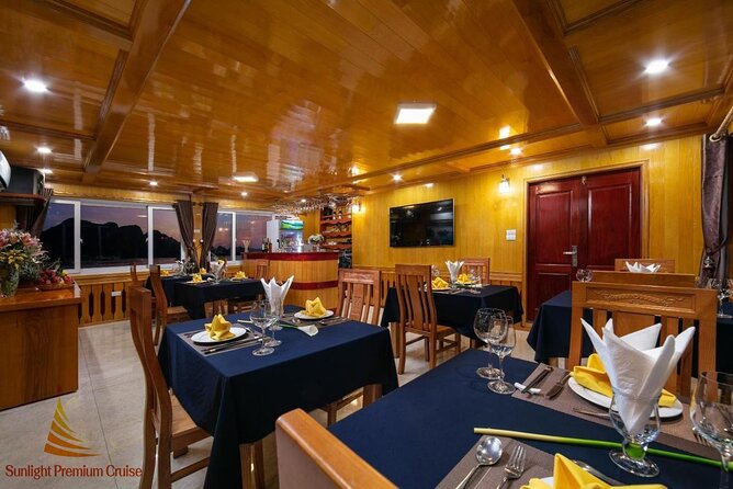 Lan Ha bay Boutique Cruise 2D/1N Tour: Kayaking & swimming at pristine places - Boarding at Cai Beo Harbor