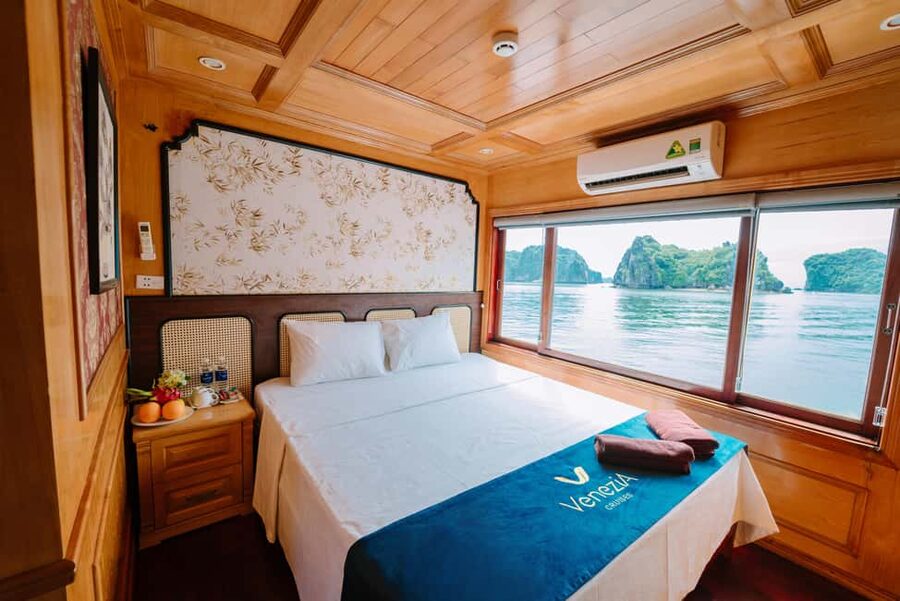 Lan Ha Bay boutique cruises with small group - The return sail and Hanoi transfer