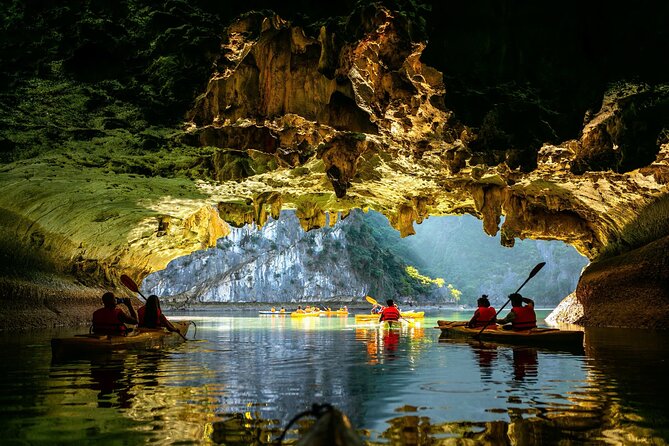 Lan Ha Bay Full Day Boat Tour from Hanoi/ Cat Ba - A fish farm and an evening spring-roll class