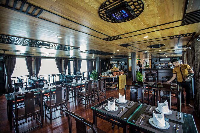 Lan Ha boutique & budget cruise 2D/1N: kayaking, swimming at pristine bay & meal - Cycling near Viet Hai Village