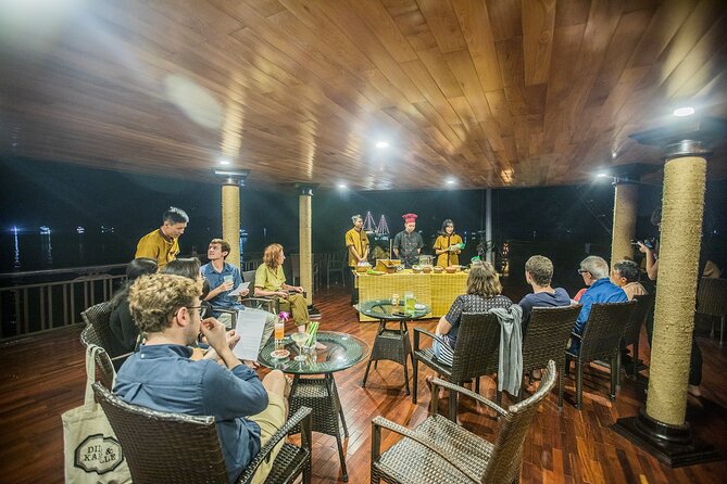 Lan Ha boutique & budget cruise 2D/1N: kayaking, swimming at pristine bay & meal - A cooking demonstration and other small activities