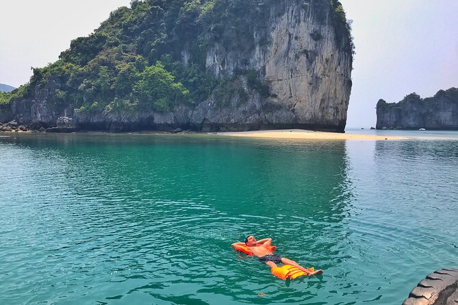 Lan Ha - Ha Long Bay - Dau Be island 2D/1N from Cat Ba in less touristy areas. - The cabin: comfortable enough, but not a luxury standard