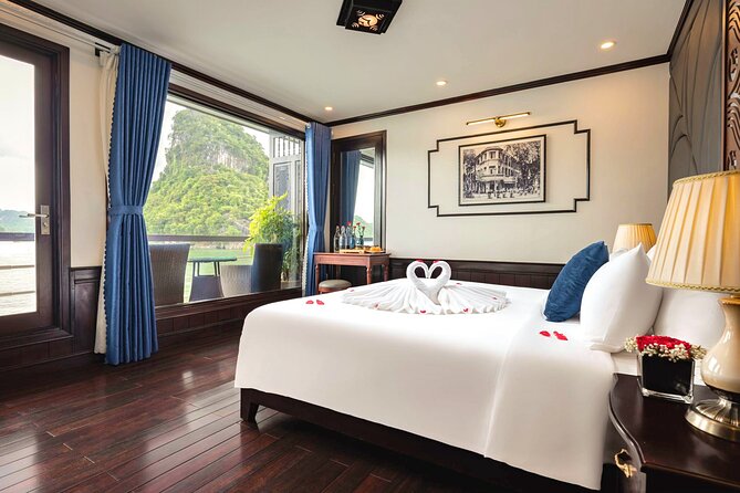 Le Journey Elegance Cruise 5 Star Lan Ha Bay - All Inclusive 2D1N - Dark and Light Cave, a quiet water-level outing