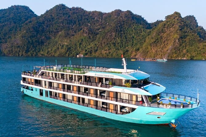 Le Theatre Cruise - Wonder on Ha Long & Lan Ha Bay 2 Days Tour - Kayaking and swimming at Ao Ech