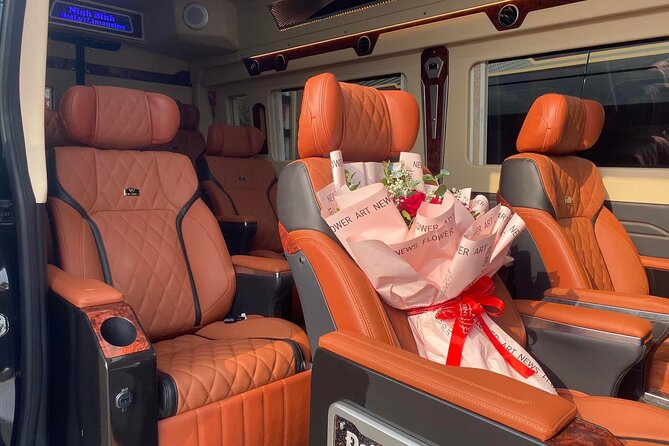 Limousine Bus from Hanoi to Ninh Binh/Tam Coc - The mid-route stop for coffee and a stretch
