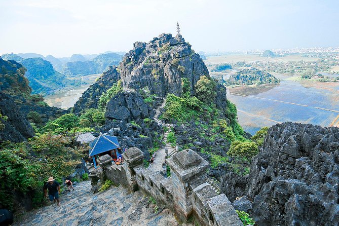 Luxury Full Day Ninh Binh Tour From Hanoi - A Vietnamese set lunch in Tam Coc