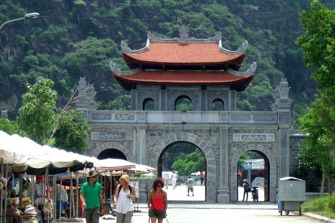 Luxury Hoa Lu - Tam Coc 1 Day Tour From Hanoi - By Limousine & Small Group - Hoa Lu and Vietnam’s early royal capital