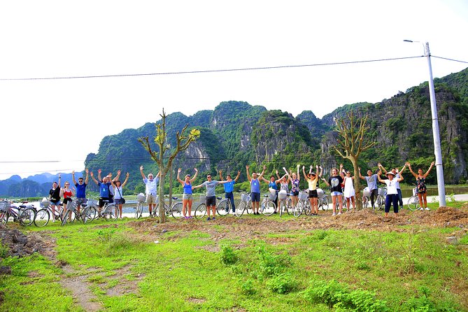 Luxury Hoa Lu Tam Coc Mua Cave 1 Day With Limousine Bus And Lunch - Mua Cave and the 500-step climb
