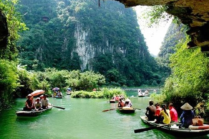 Luxury Hoa Lu Trang An Mua Cave Amazing View - Small Group Tour - Limousine Bus - Mua Cave and the 500-step climb