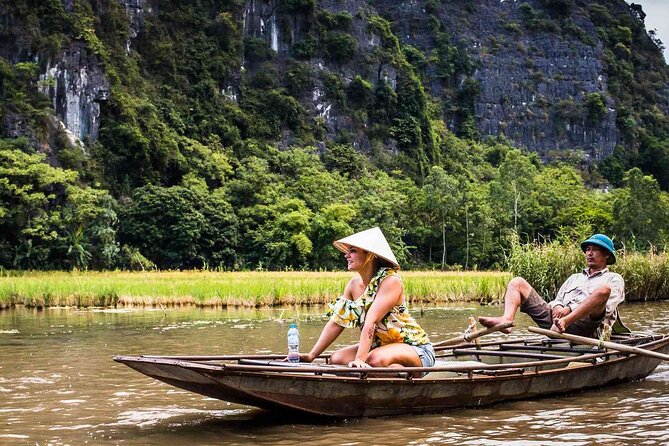 Luxury Hoa Lu - Trang An - Mua Cave full day w round trip from Hanoi/ Ninh Binh - The Trang An boat ride through caves and cliffs