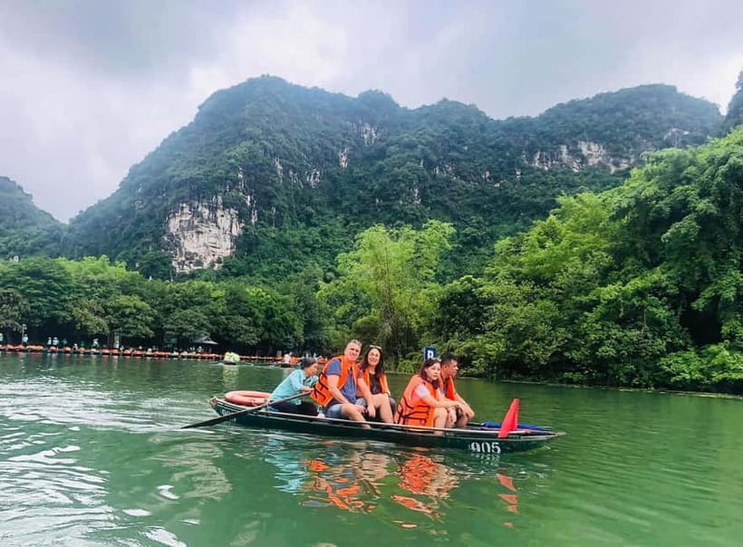 Luxury Limousine Tour: Hoa Lu, Trang An/Tam Coc & Mua Cave - The 500 Steps at Mua Cave