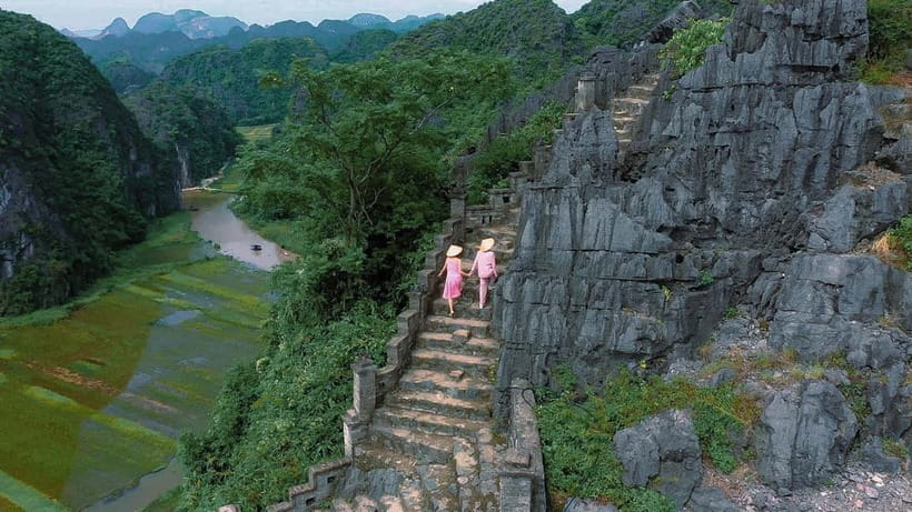 Luxury Limousine Tour: Hoa Lu, Trang An/Tam Coc & Mua Cave - Who Should Book This Day?