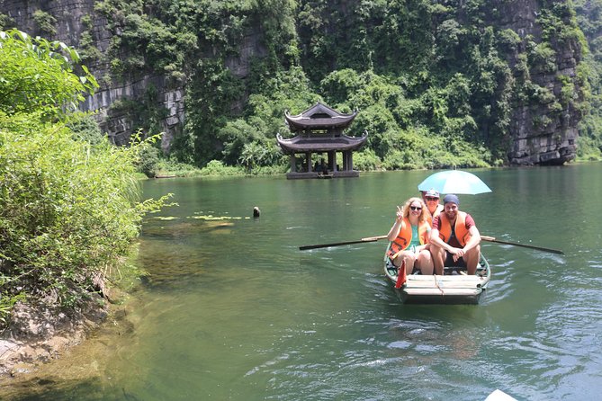 Luxury Tam Coc or Trang An-Mua Cave -Bich Dong Max 6 -8 pax/group - Lunch beside the countryside route