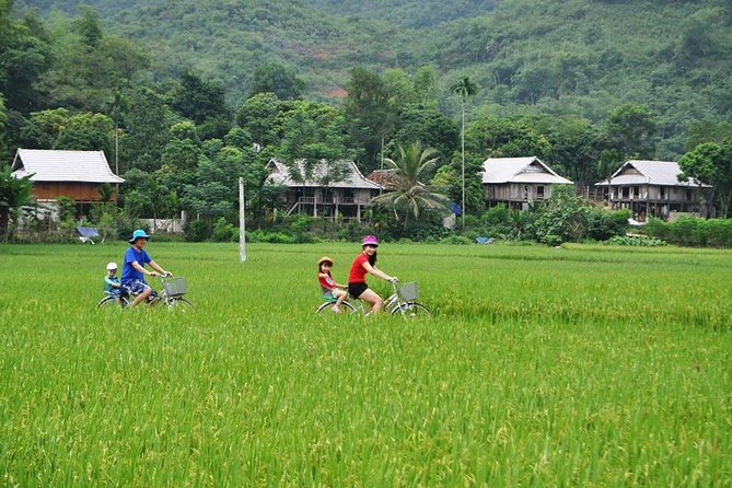 Mai Chau Nature and Village Private Day Tour - Thung Khe Pass and the first big view