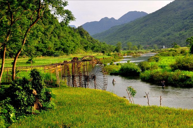 Mai Chau Private Day Tour: Hiking & Biking in Pristine Landscapes - The 8:00 am pickup and the long road south