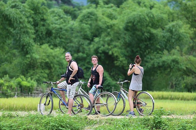 Mai Chau Private Day Tour: Hiking & Biking in Pristine Landscapes - Cycling through Lac and Pom Coong villages