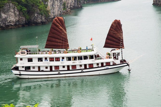 Mon Cheri Cruises 2 Days 1 Night - Checkout, Brunch, and Return to Port