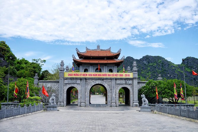 Motorbike Tour around Ninh Binh - Thai Vi Temple and Ninh Binh’s past