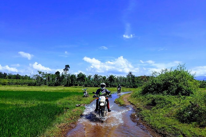 Motorcycle Dirt Bike 2 Days Off The Beaten Track + Privater Room - Starting in Ha Giang with a proper bike test