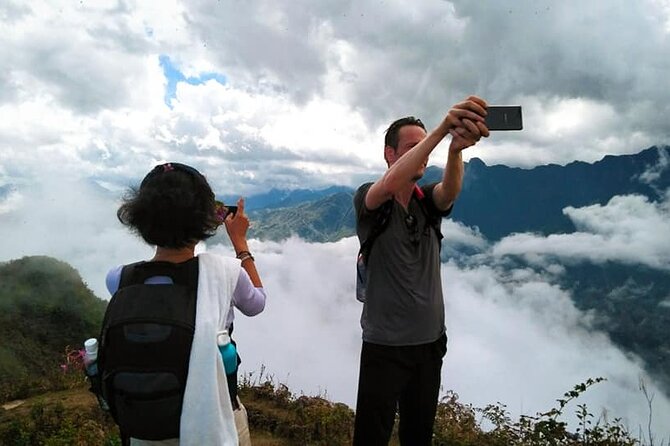 Mountain views & Rice Terraced Fields Hiking – 2D 1N - Ta Van shows the meeting of Giay and Black Hmong cultures