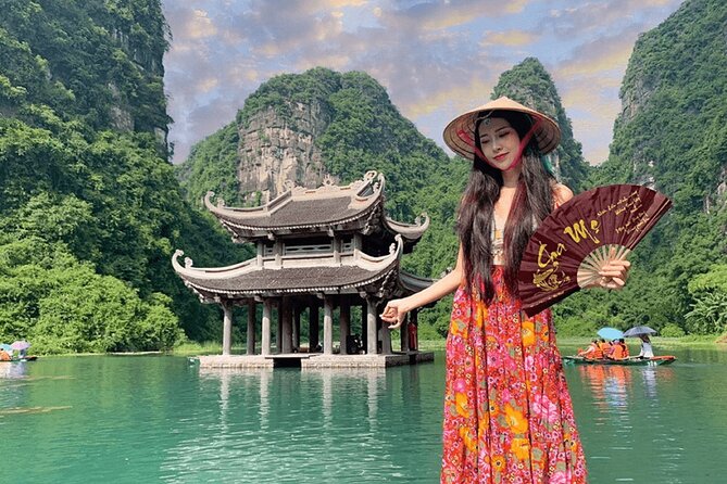 Ninh Binh 1 day Hoa lu Bai Dinh Trang an Mua Cave Small Group - Trang An by wooden boat