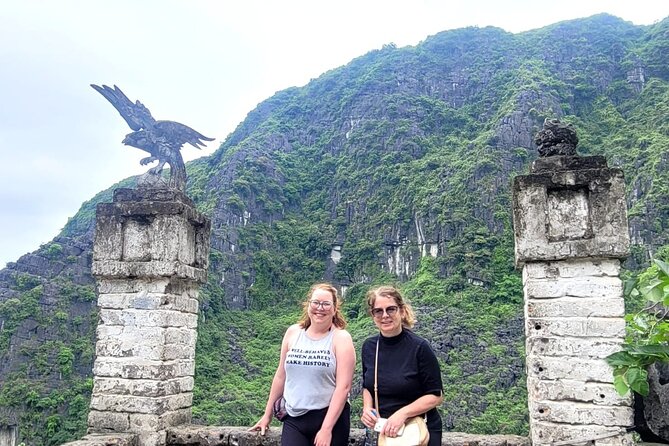 Ninh Binh 1 Day Tour(Tam Coc - Mua Cave - Bich Dong) - Cycling through rice fields and village life