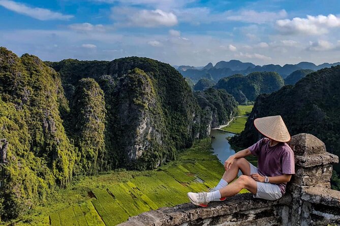 Ninh Binh 1 Day Tour(Tam Coc - Mua Cave - Bich Dong) - Mua Cave and the climb to Ngoa Long Mountain