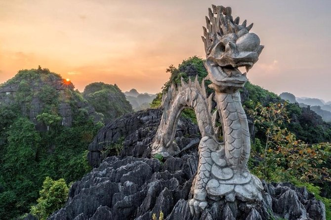 Ninh Binh 1 Day Trip With Mua Cave and Dragon Mountain Hiking - Vietnamese lunch with a wide choice of dishes