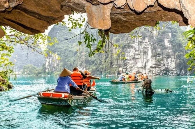 Ninh Binh 1 Day Trip With Mua Cave and Dragon Mountain Hiking - Mua Cave and the Dragon Mountain climb