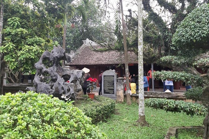 Ninh Binh 2 days,1 night from Hanoi: Hoa Lu - Mua Cave - Tam Coc - Cuc Phuong - What the transport and meals mean in practice