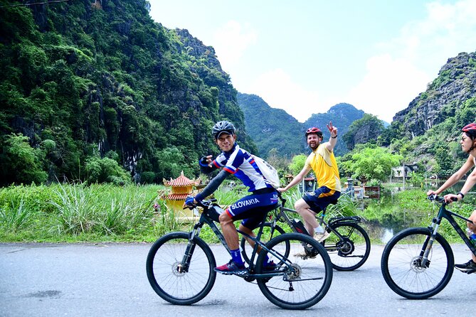 Ninh Binh 2 days 1 night Tour from Hanoi (Small Group of 9) - Climbing Mua Cave for the big view