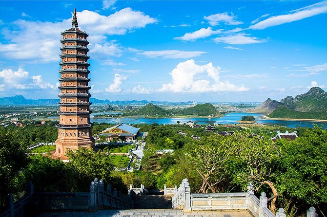 Ninh Binh 2D/1N from Hanoi: Hoa Lu - Tam Coc - Mua Cave - Bai Dinh - Trang An - Mua Cave and the climb to the viewpoint