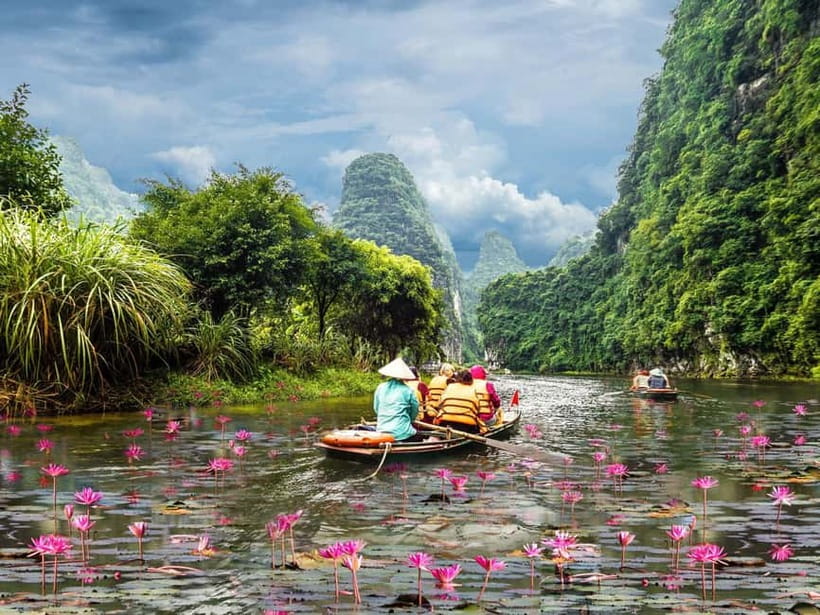 Ninh Binh Cycling Tour: Tam Coc Boat, Mua Cave & Rural Life - Thai Vi Temple among the karst peaks