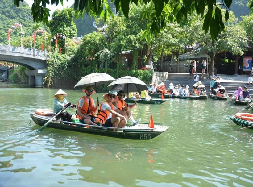 Ninh Binh Cycling Tour: Tam Coc Boat, Mua Cave & Rural Life - The climb at Mua Cave