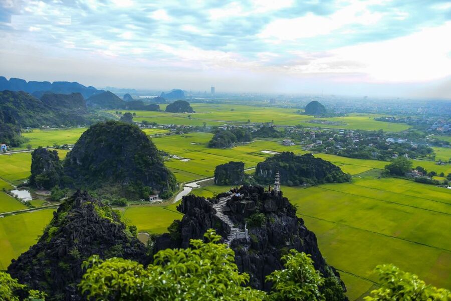 Ninh Binh Daily: Hoa Lu, Mua Cave, Tam Coc, Bike & Swimming - A sampan through Tam Coc’s three caves