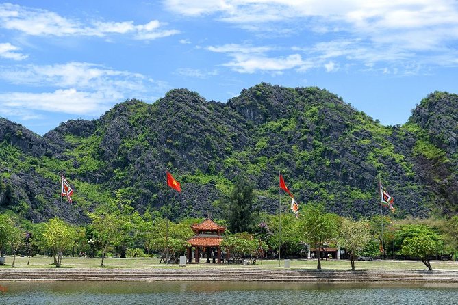 Ninh Binh Daily Tour: Hoa Lu- Am Tien Cave - Tam Coc- Bike - Bich Dong pagoda - Leaving Hanoi early for Ninh Binh