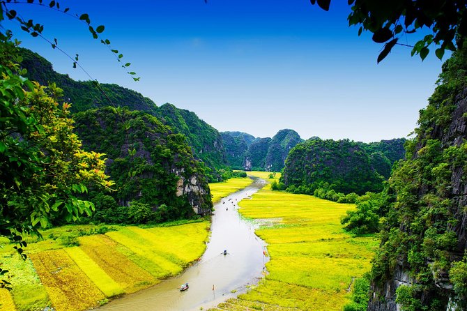 Ninh Binh Daily Tour: Hoa Lu - Tam Coc boat trip and Bike - Leaving Hanoi at 7:30 in the morning