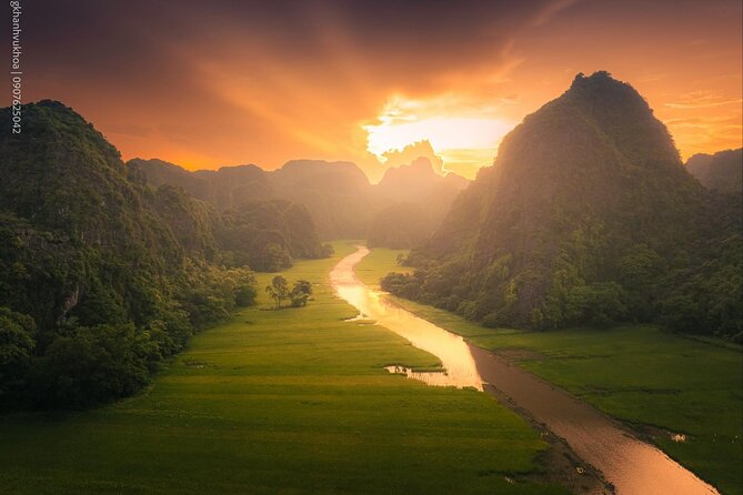 Ninh Binh Day Tour Hoa Lu,Bai Dinh Trang An,Tam Coc, Mua Cave - Hoa Lu’s royal temples and a short history lesson