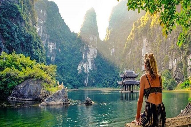 Ninh Binh Day Tour to Hoa Lu Trang An Mua Cave with Buffet Lunch - Mua Cave and the climb to the peak