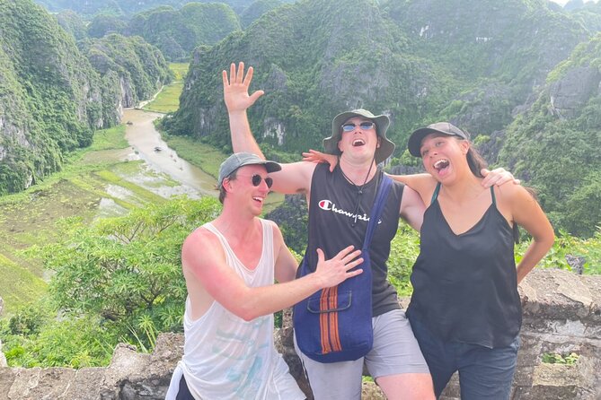 Ninh Binh Day Tour To Visit Hoa Lu -Tam Coc/ Trang An - Mua Cave - Lunch and the value of the buffet