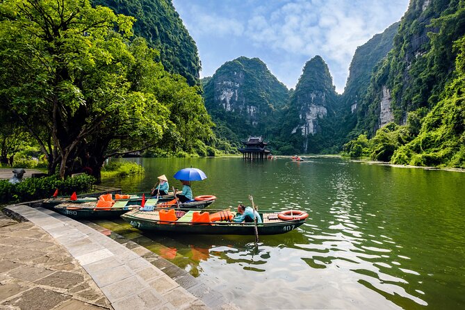 Ninh Binh Day Trip: Hoa Lu-Trang An/Tam Coc-Mua Cave-Cycling-Boat - Lunch at a local restaurant