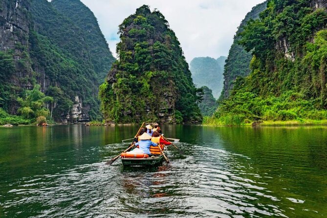 Ninh Binh full day-Hoa Lu temple & biking, Tam Coc boat trip, Dragon mountain - What the $55 price really covers