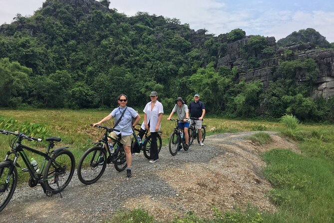 Ninh Binh Full-Day Small Group of 9 Guided Tour from Hanoi - Tam Coc by sampan, the calm heart of the afternoon