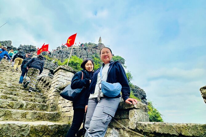 Ninh Binh Full Day to Hoa Lu, Tam Coc & Mua Cave Via Boat & Bike - Mua Cave and the 500-step climb