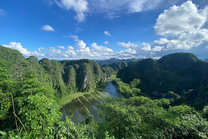 Ninh Binh Full Day Tour from Hanoi to Hoa Lu, Trang An & Mua Cave - What makes the guide important