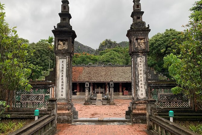 Ninh Binh Full Day Trip From Hanoi To Hoa Lu, Trang An, Mua Cave - The local buffet lunch and what to expect