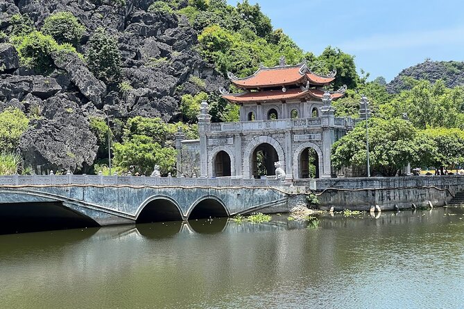 Ninh Binh Full Day Trip From Hanoi To Hoa Lu, Trang An, Mua Cave - Mua Cave and the nearly 500-step climb