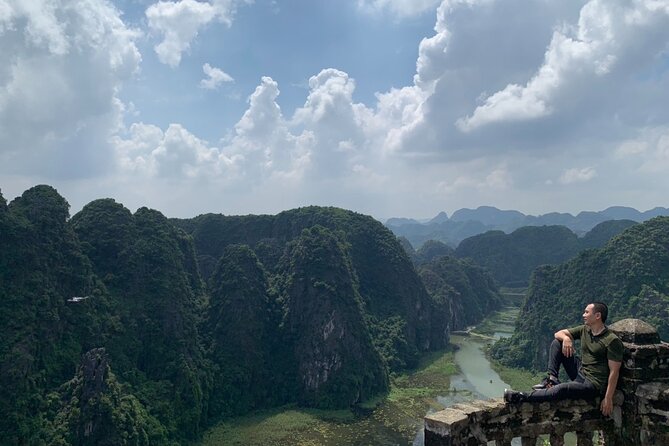 Ninh Binh Group Tour of 11 from Hanoi via Mua Cave Tam Coc Hoa Lu - Vietnamese lunch around midday