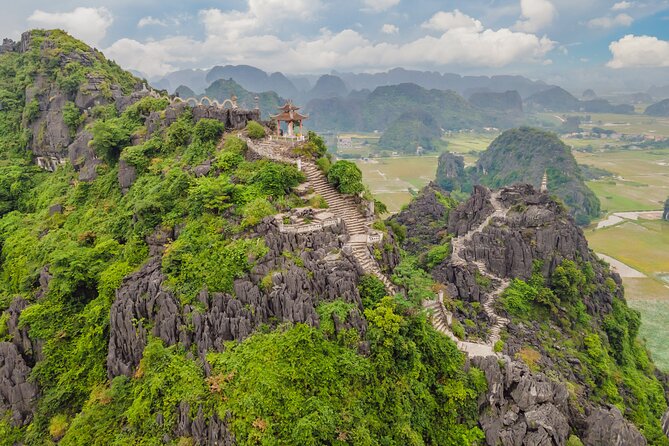 Ninh Binh Group Tour of 11 from Hanoi via Mua Cave Tam Coc Hoa Lu - Tam Coc by sampan, through caves and along the river