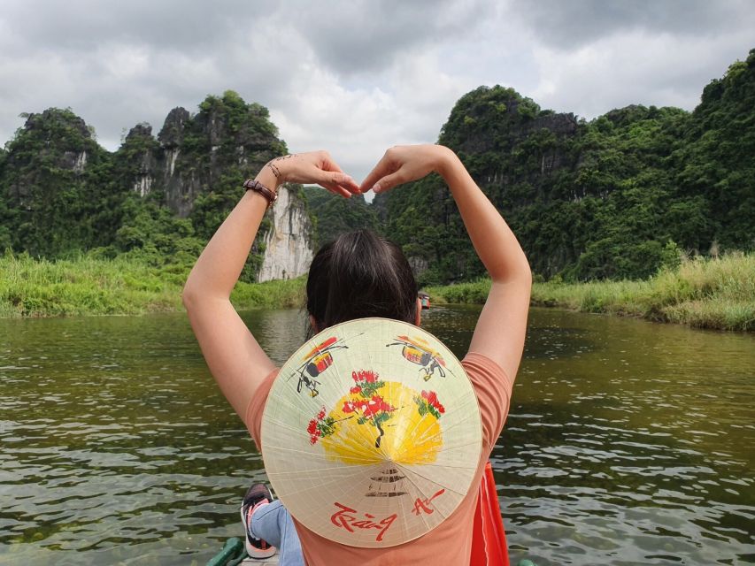 Ninh Binh: Hoa Lu, Mua Cave, and Trang An Tour and Boat Ride - Climbing Mua Mountain’s roughly 500 steps